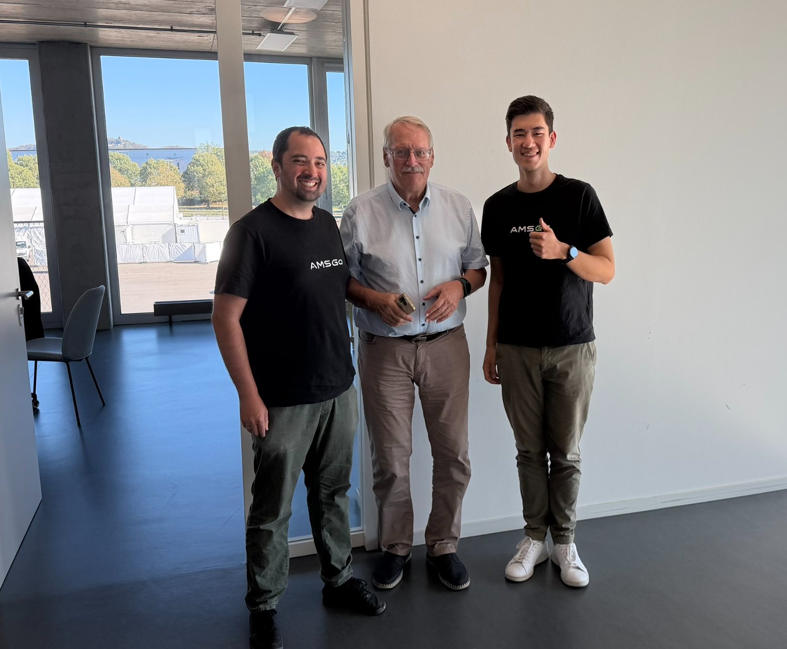 Dr. Friedrich Hoepfner visiting the AMS Go office – thumbs up